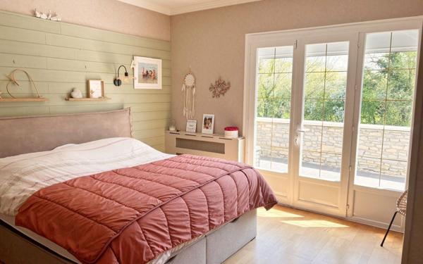 Maison à vendre    6 pièces •  Favières