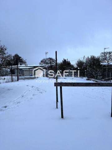 Maison avec petites dépendances et garage