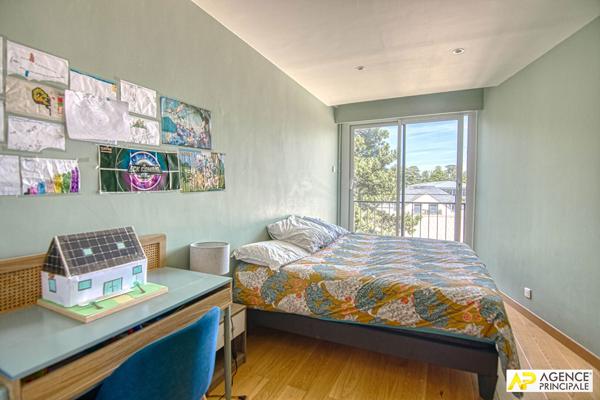 Versailles Montreuil / Parc de Mme Elisabeth - Appartement 4 pièces 110 m² carrez situé au 4ème étage avec ascenseur, cave et box 880 000 € **  - Référence  28249