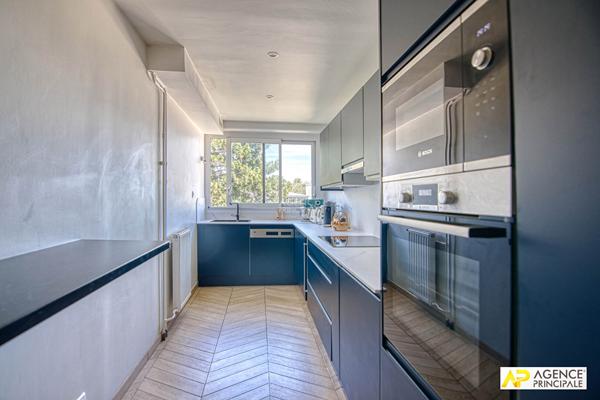 Versailles Montreuil / Parc de Mme Elisabeth - Appartement 4 pièces 110 m² carrez situé au 4ème étage avec ascenseur, cave et box 880 000 € **  - Référence  28249