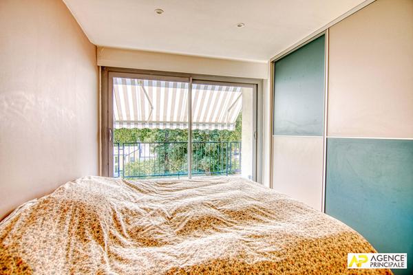 Versailles Montreuil / Parc de Mme Elisabeth - Appartement 4 pièces 110 m² carrez situé au 4ème étage avec ascenseur, cave et box 880 000 € **  - Référence  28249