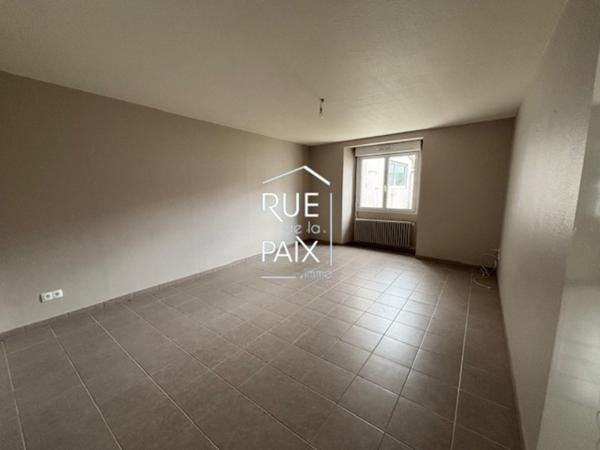 79390 THENEZAY Maison Thenezay 4 pièce(s) 84 m2