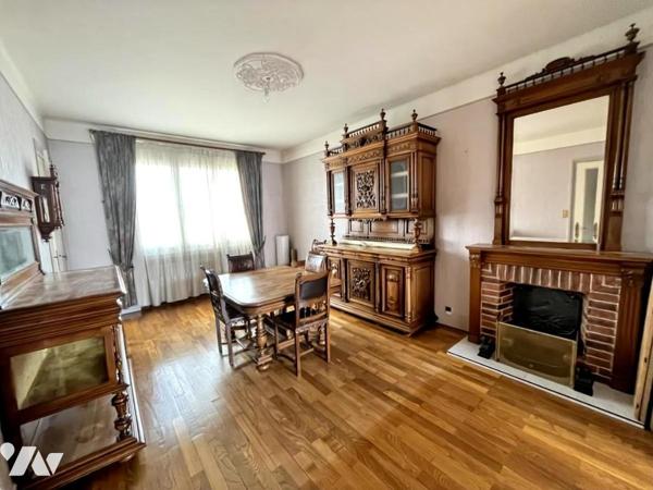 APPARTEMENT AVEC TERRASSE