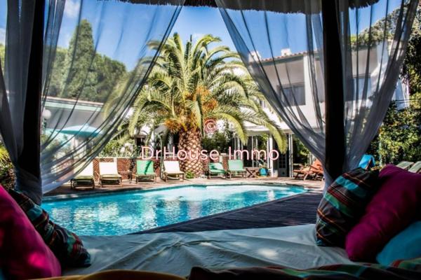 Maison à vendre 9 pièces de 530 m²