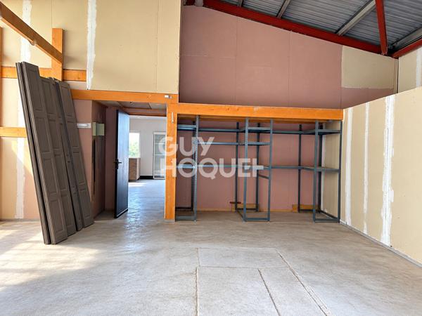 Local professionnel avec showroom et entrepôt  ! Parcelle de 530 m²