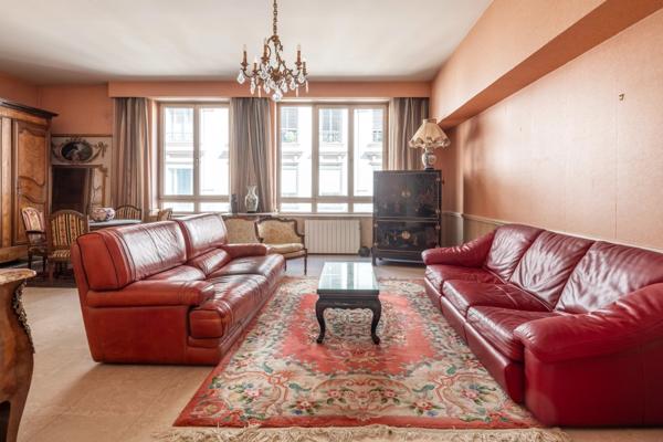 Lyon 3 - Préfecture - Appartement de 128,38 m² - 2 chambres - À rénover