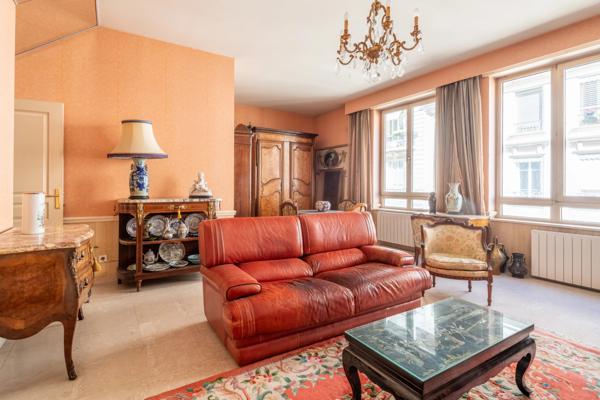 Lyon 3 - Préfecture - Appartement de 128,38 m² - 2 chambres - À rénover