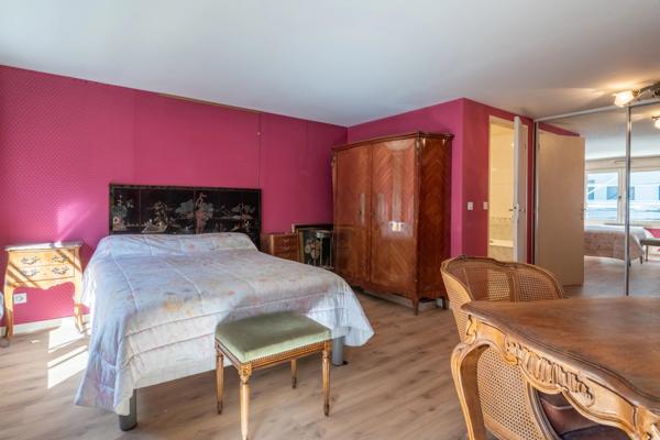 Lyon 3 - Préfecture - Appartement de 128,38 m² - 2 chambres - À rénover