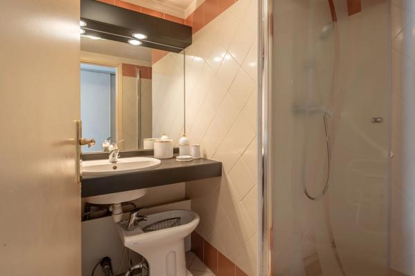 Lyon 3 - Préfecture - Appartement de 128,38 m² - 2 chambres - À rénover