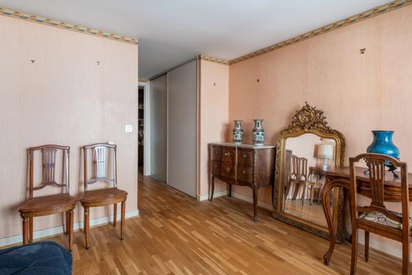 Lyon 3 - Préfecture - Appartement de 128,38 m² - 2 chambres - À rénover