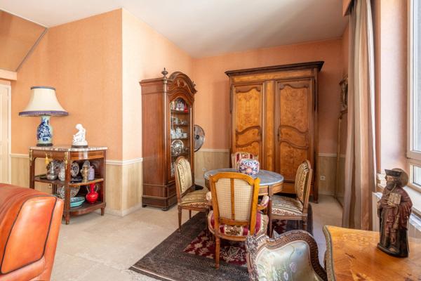 Lyon 3 - Préfecture - Appartement de 128,38 m² - 2 chambres - À rénover