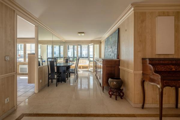 Lyon 3 - Préfecture - Appartement de 128,38 m² - 2 chambres - À rénover