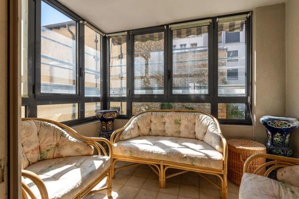 Lyon 3 - Préfecture - Appartement de 128,38 m² - 2 chambres - À rénover