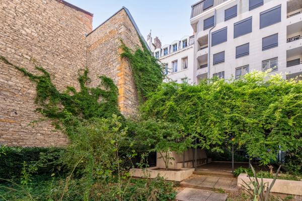 Lyon 3 - Préfecture - Appartement de 128,38 m² - 2 chambres - À rénover
