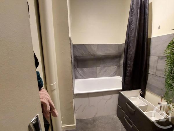 Appartement F3 à vendre  3 pièces - 54,86 m 2   NERIS LES BAINS  - 03