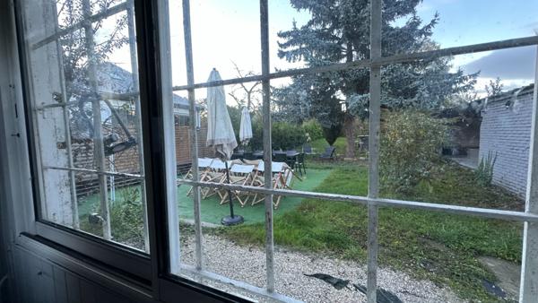 Fonds de commerce d'activité de salon coiffure-barbier, bar et location de bien immobilier à Compiègne