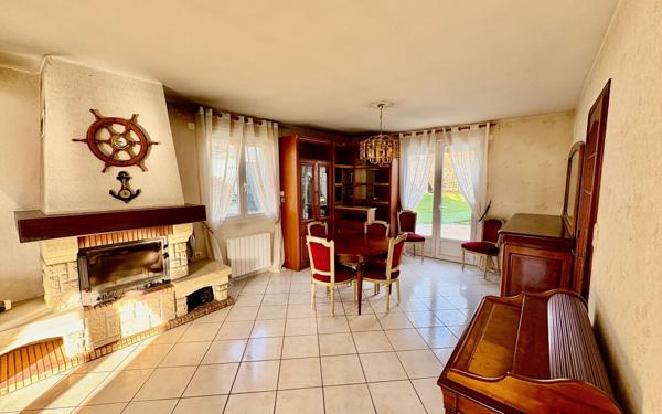 Maison à vendre    7 pièces •  Saint-Lyphard