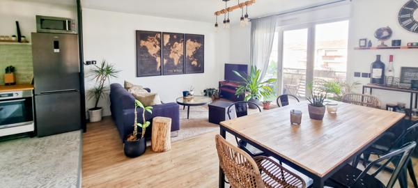 PAREMPUYRE - Appartement T3 de 61 m²  avec terrasse 8m² au 2e et dernier étage d'une résidence avec piscine