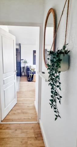 PAREMPUYRE - Appartement T3 de 61 m²  avec terrasse 8m² au 2e et dernier étage d'une résidence avec piscine