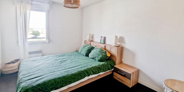 PAREMPUYRE - Appartement T3 de 61 m²  avec terrasse 8m² au 2e et dernier étage d'une résidence avec piscine