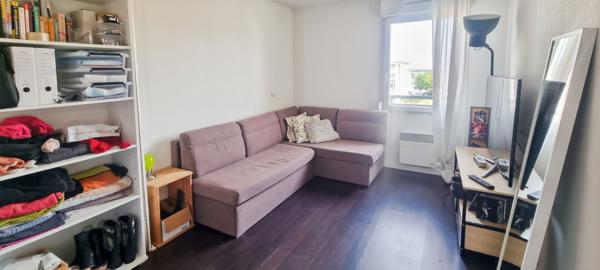 PAREMPUYRE - Appartement T3 de 61 m²  avec terrasse 8m² au 2e et dernier étage d'une résidence avec piscine