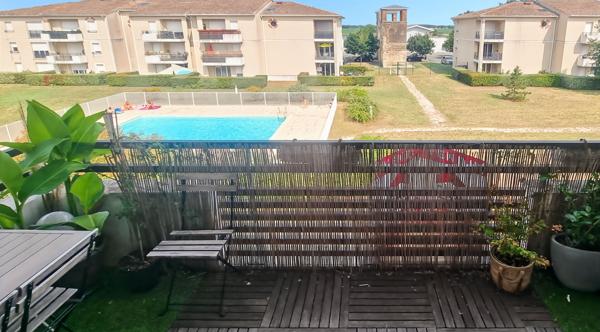 PAREMPUYRE - Appartement T3 de 61 m²  avec terrasse 8m² au 2e et dernier étage d'une résidence avec piscine