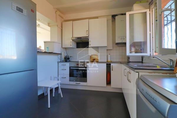 Marseille 13010  - Bel appartement T3 traversant de 55 m² avec balcon