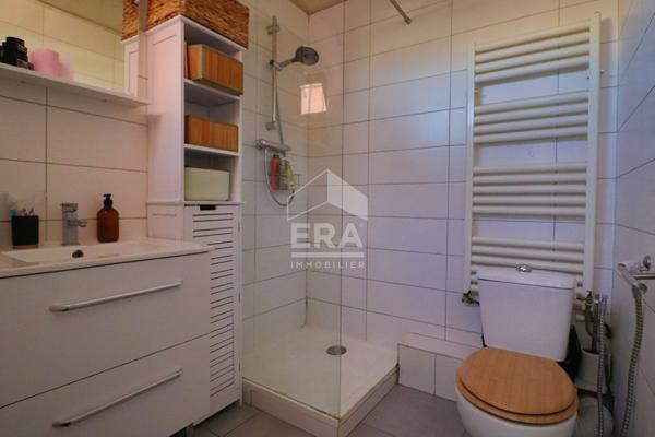 Marseille 13010  - Bel appartement T3 traversant de 55 m² avec balcon