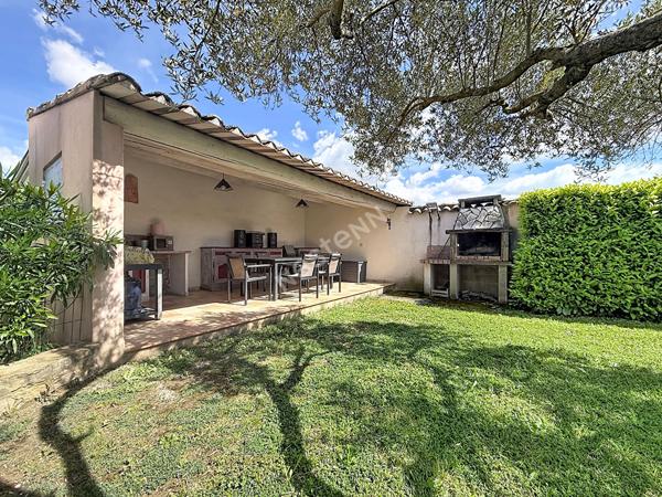 Mas de caractère 180m² avec piscine et dépendance 80 m² à Camaret-sur-Aigues