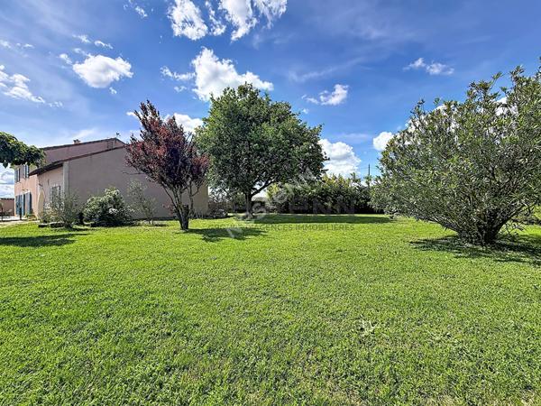 Mas de caractère 180m² avec piscine et dépendance 80 m² à Camaret-sur-Aigues