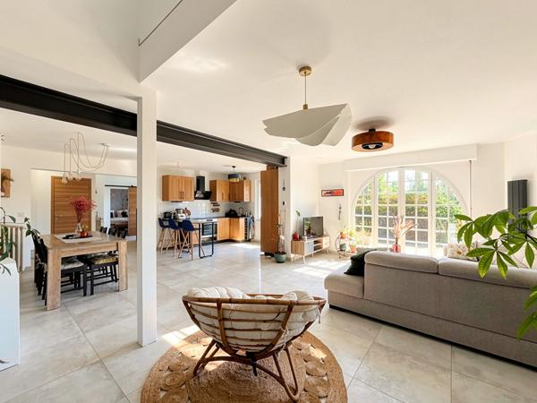 Maison de caractère, 3 chambres, volumes et suite parentale de plain pied ; 155m² - Inzinzac Lochrist