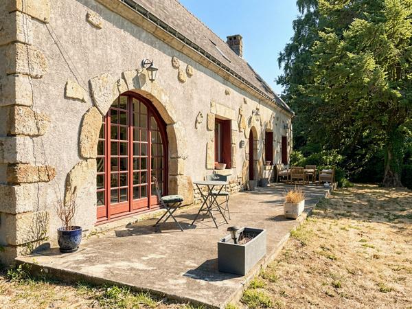 Maison de caractère, 3 chambres, volumes et suite parentale de plain pied ; 155m² - Inzinzac Lochrist