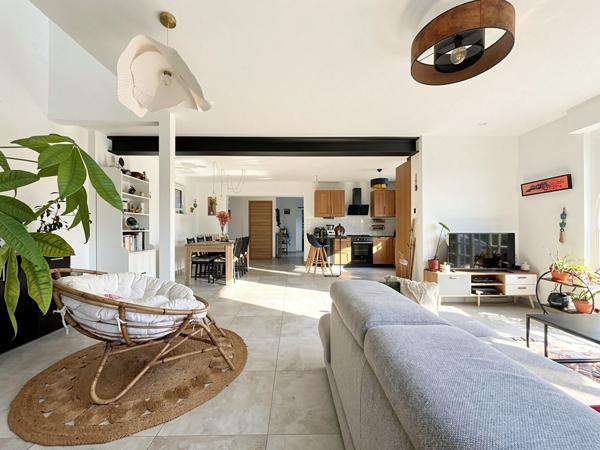 Maison de caractère, 3 chambres, volumes et suite parentale de plain pied ; 155m² - Inzinzac Lochrist