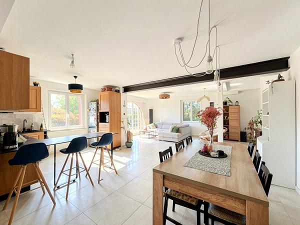 Maison de caractère, 3 chambres, volumes et suite parentale de plain pied ; 155m² - Inzinzac Lochrist