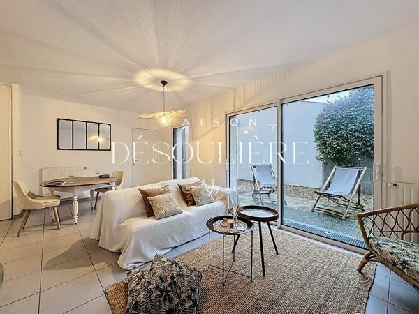 Appartement trois pièces, 12' a vélo du marché des halles