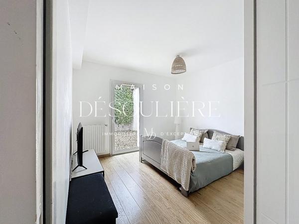 Appartement trois pièces, 12' a vélo du marché des halles