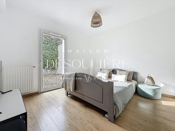 Appartement trois pièces, 12' a vélo du marché des halles