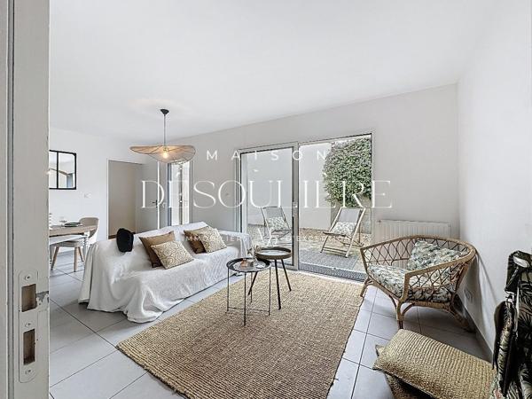 Appartement trois pièces, 12' a vélo du marché des halles