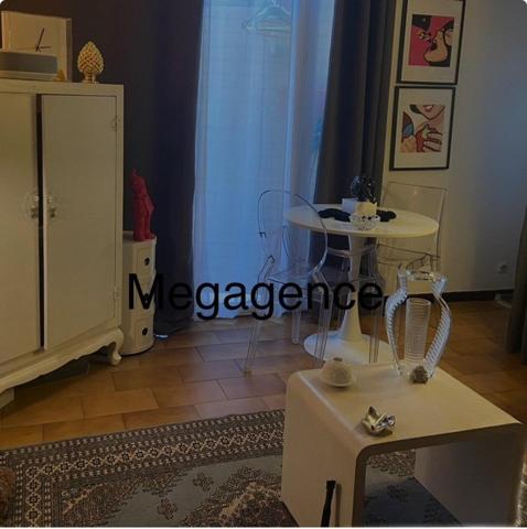 Appartement à CARQUEIRANNE, 83320 - 1 pièce 29m²