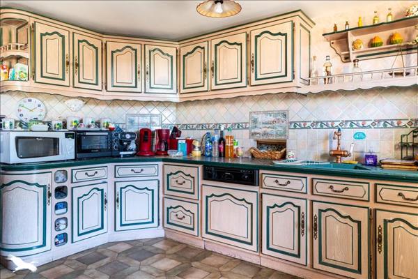 Maison à vendre |  Saint-Yrieix-la-Perche |  11 pièces | 262 m²