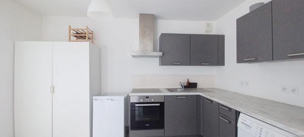 T2 en rez-de-chaussée avec terrasse T2 en rez-de-chaussée avec terrasse de 28 m², garage fermé et parking extérieur – Belle exposition Sud-Est
