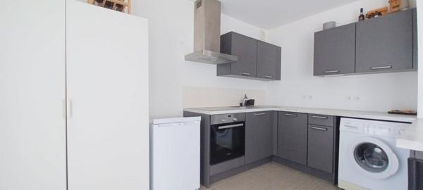 T2 en rez-de-chaussée avec terrasse T2 en rez-de-chaussée avec terrasse de 28 m², garage fermé et parking extérieur – Belle exposition Sud-Est