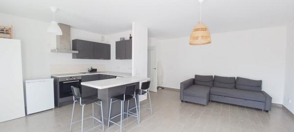 T2 en rez-de-chaussée avec terrasse T2 en rez-de-chaussée avec terrasse de 28 m², garage fermé et parking extérieur – Belle exposition Sud-Est