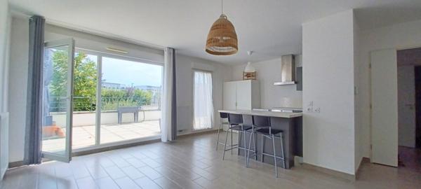 T2 en rez-de-chaussée avec terrasse T2 en rez-de-chaussée avec terrasse de 28 m², garage fermé et parking extérieur – Belle exposition Sud-Est