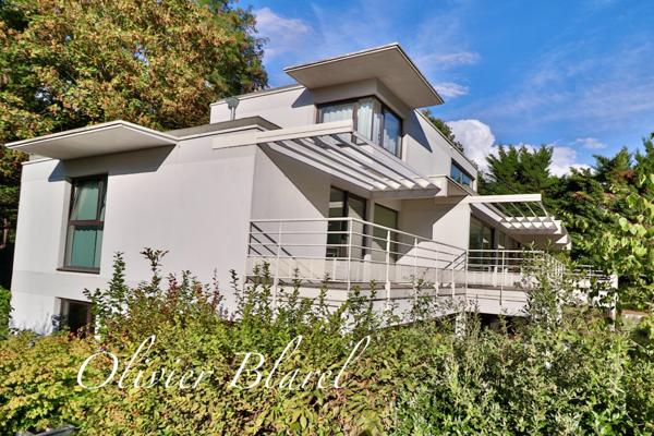 Chatou villa d'architecte 8 pièces, jardin paysagé, quartier recherché