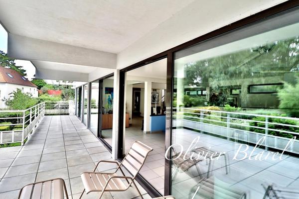 Chatou villa d'architecte 8 pièces, jardin paysagé, quartier recherché