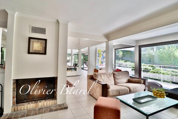 Chatou villa d'architecte 8 pièces, jardin paysagé, quartier recherché