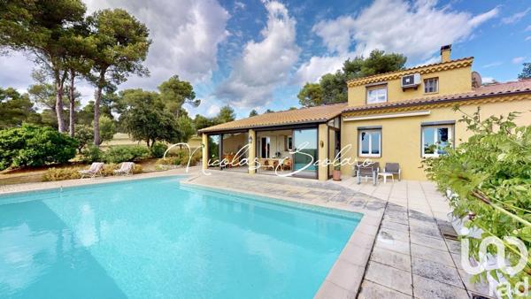 Maison traditionnelle 5 pièces de 152 m² à Taillades (84300)