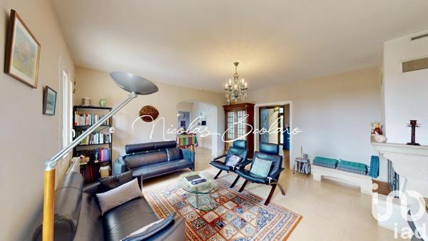 Maison traditionnelle 5 pièces de 152 m² à Taillades (84300)