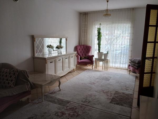 Maison 87 m² avec cour et garage